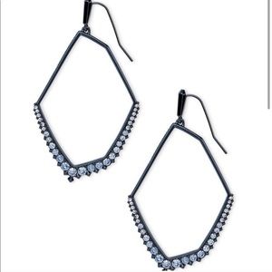 NWT/NIB Kendra Scott “Nell” Earrings